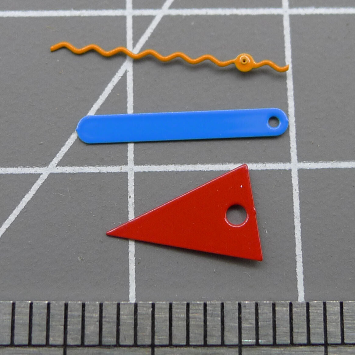 Aiguilles de montre irrégulières triangulaires rouges de 12 mm pour mouvement à quartz Miyota 2035