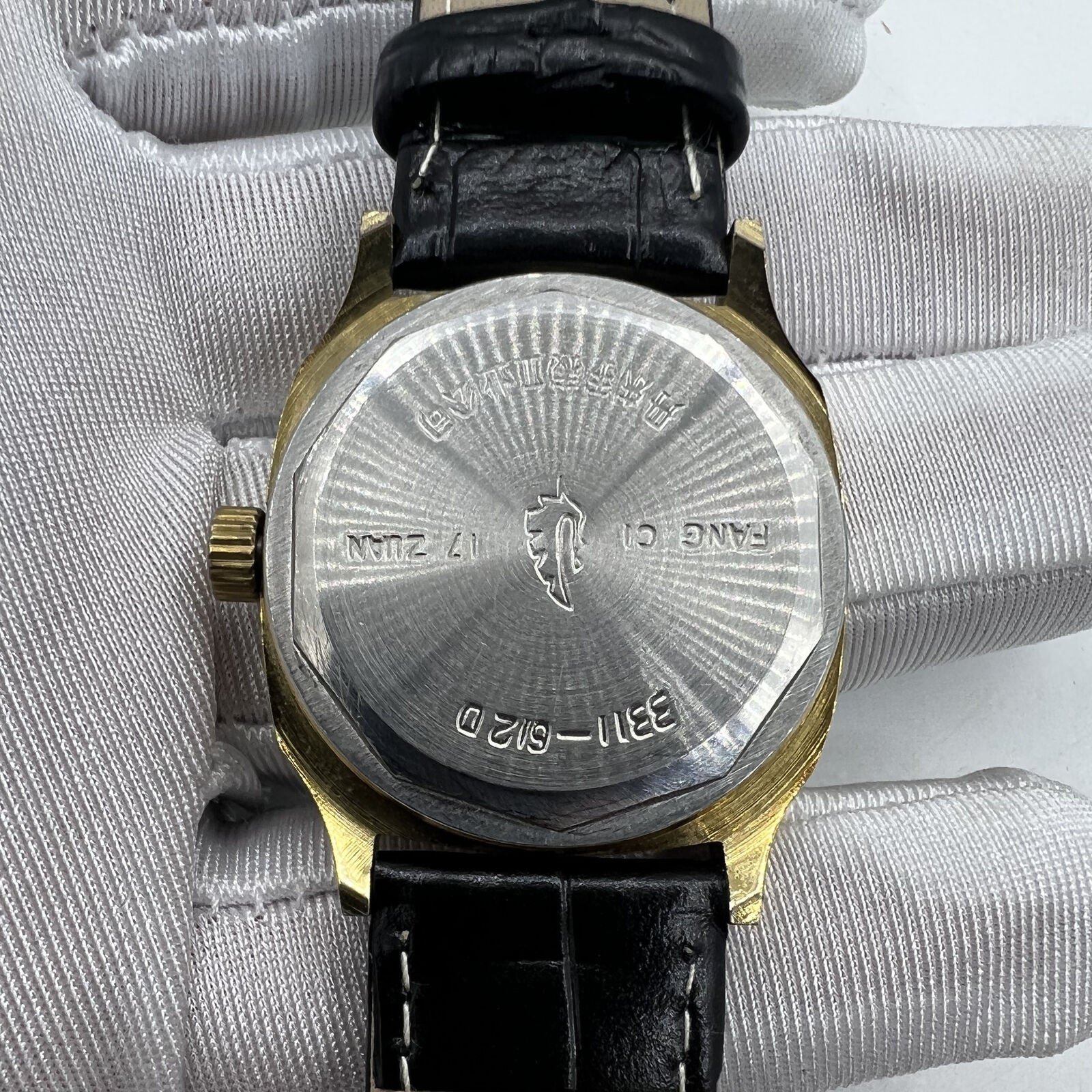 33mm Chunlan steel manual watch with silver dial, 17 jewels, and silver matching band for elegant wear.