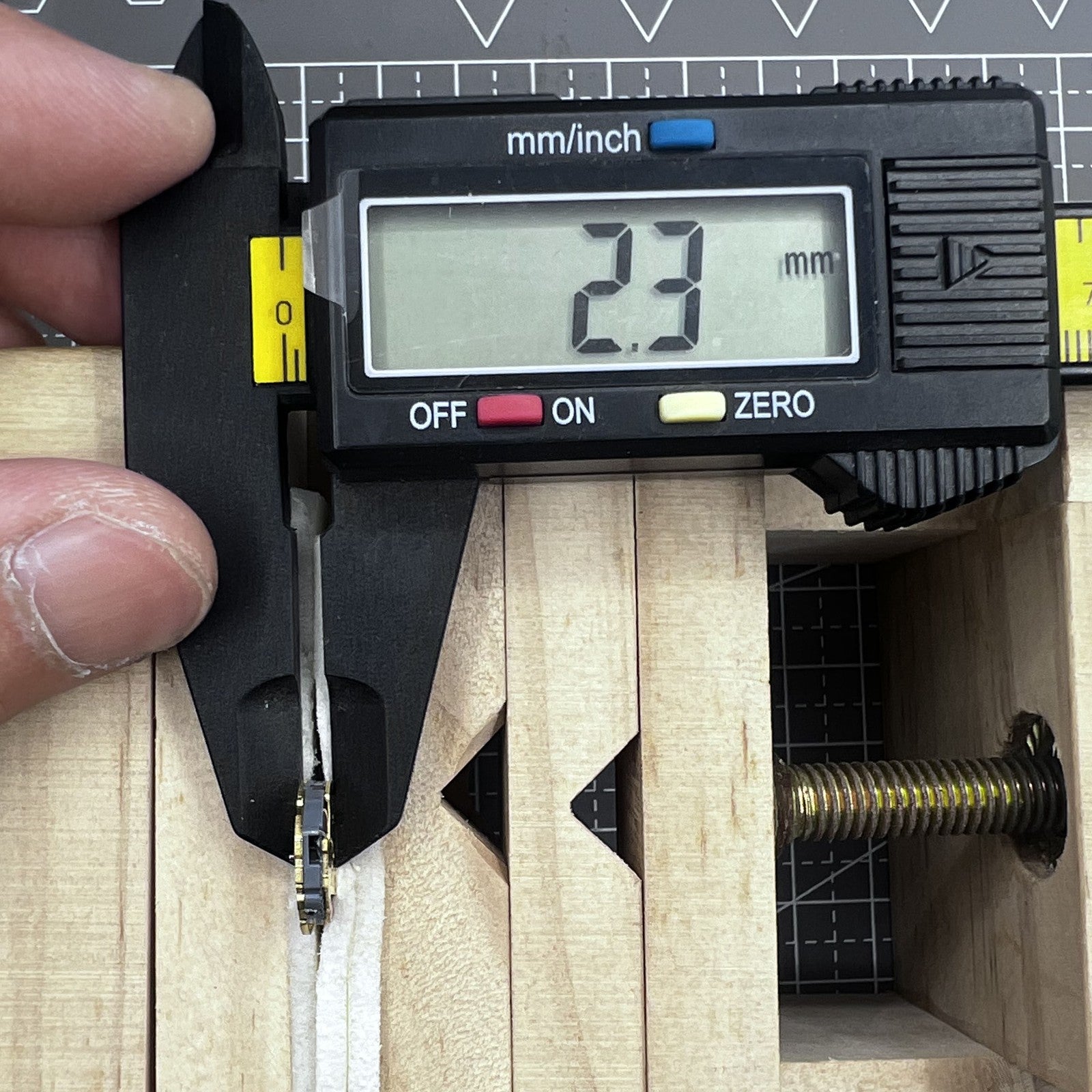 Japan Miyota Quarz Uhrwerk 5Y20 hochwertige Uhrwerkskomponente f�r pr�zise Zeitmessung