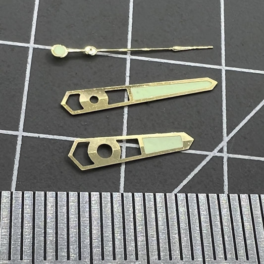 13 mm hohle, goldene Zierleisten, grüne Leuchtzeiger für das mechanische Uhrwerk NH35 NH36 