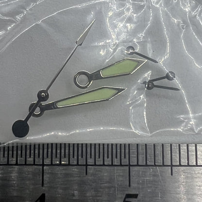 Spitze, 11 mm, silberfarbene Zierleiste, grün leuchtende Uhrzeiger für Miyota 0S20-Uhrwerk 
