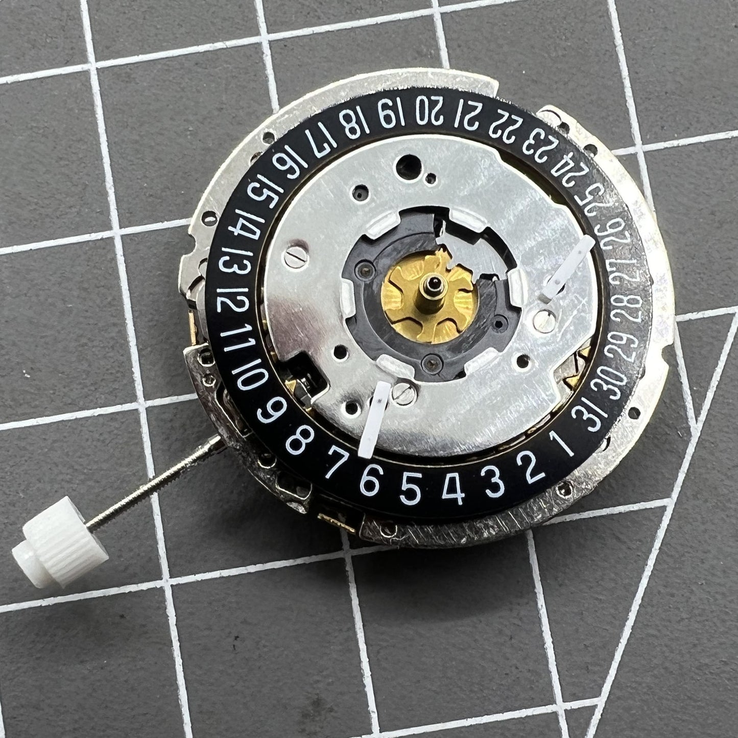 Golden ISA Multifunktionale Quarzuhr Modell 8271 mit Datum bei 6 Uhr