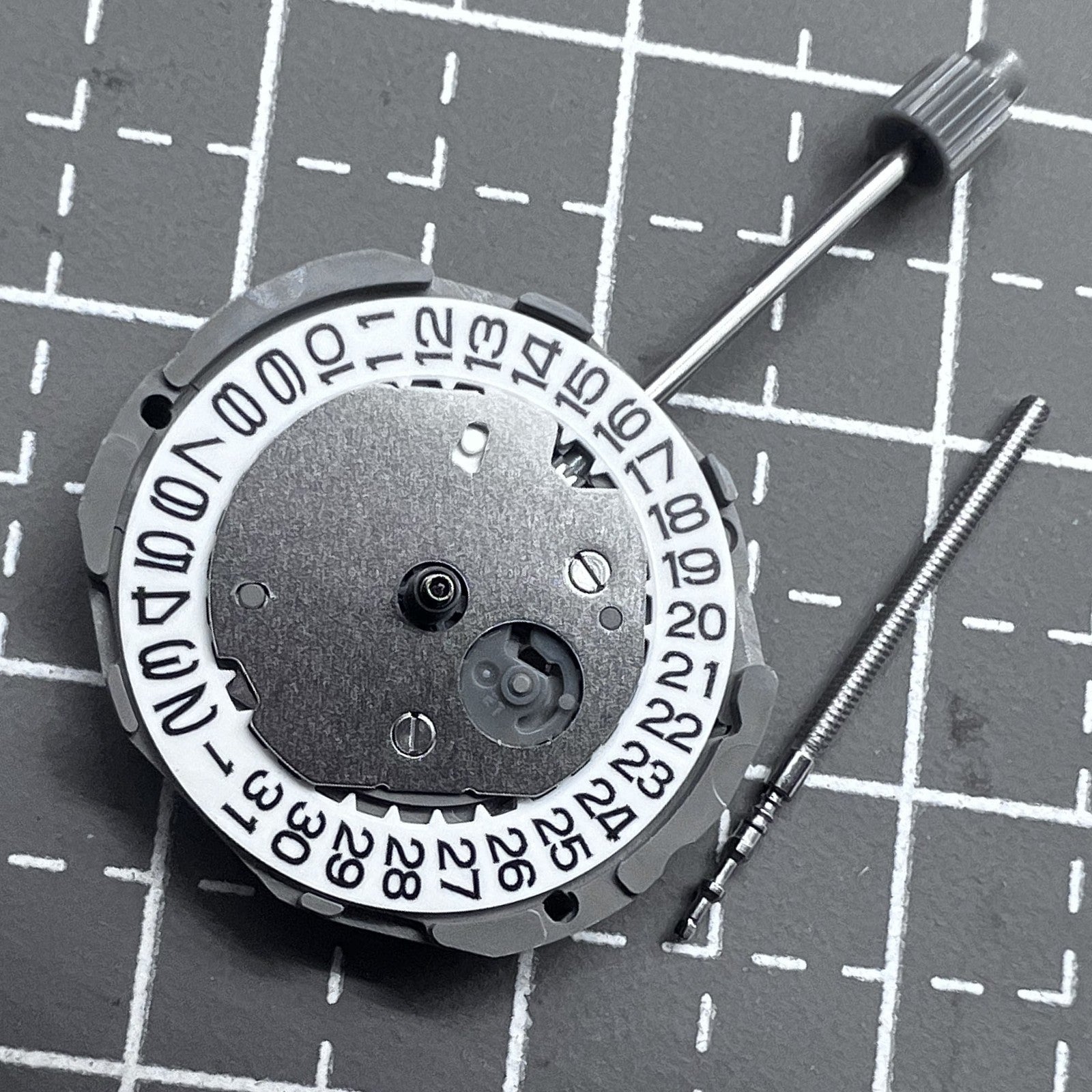 Japan Miyota GL12 Quarzwerk Ersatz mit Datum bei 3 Uhr, drei Zeiger Uhrwerk f�r Uhrenreparatur