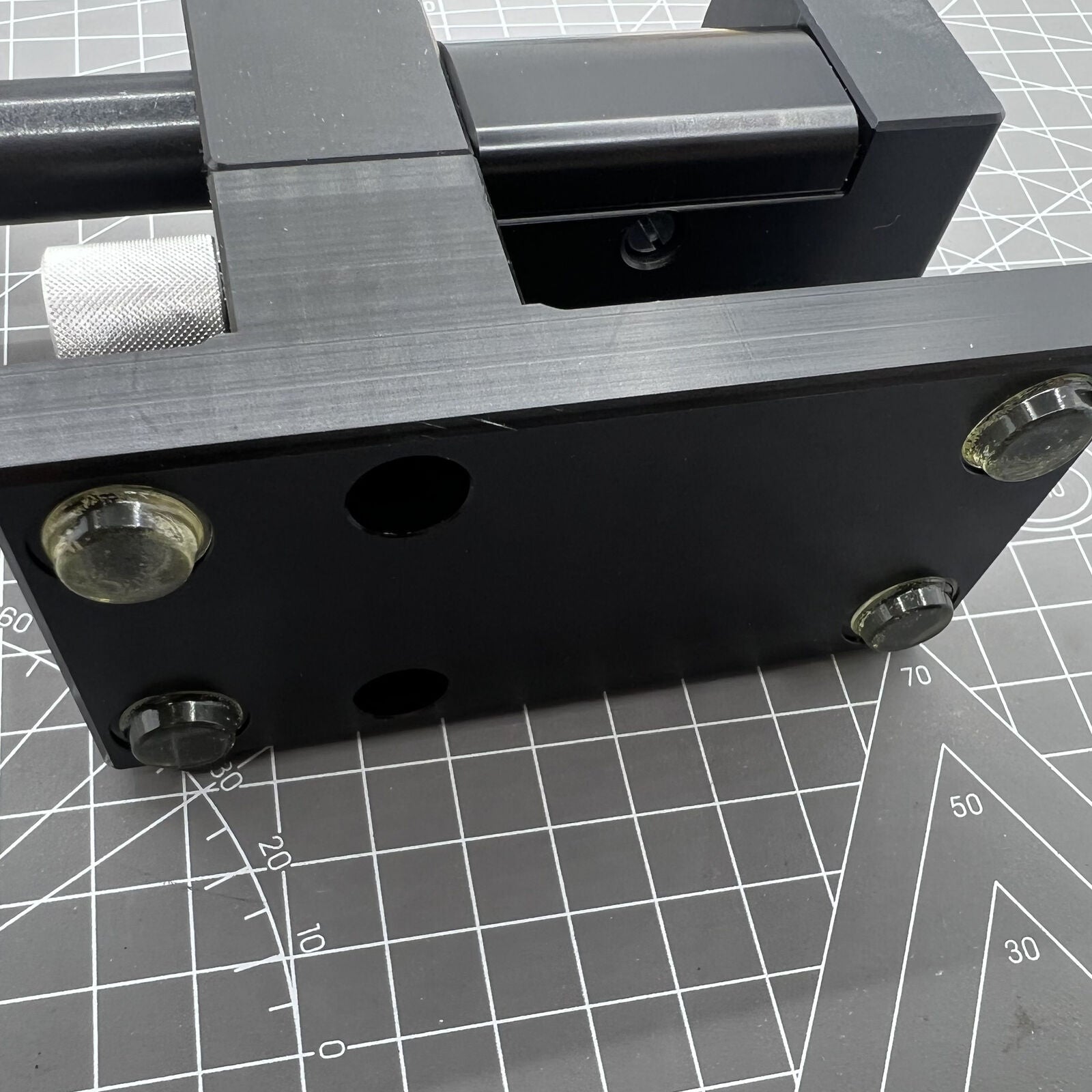 Bergeon 7250 tool for precise horizontal watch bracelet shortening and adjustment