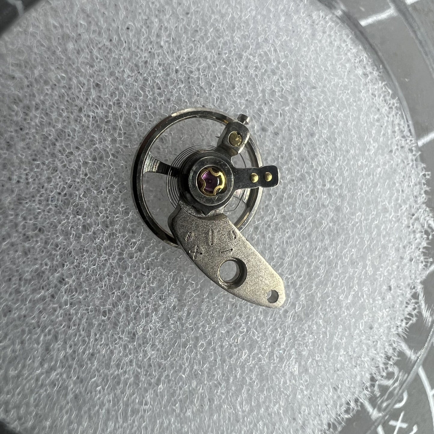 Balance wheel splint for NH05 NH06 #09 movement, precision watch accessory ensuring accurate timekeeping by Seiko.