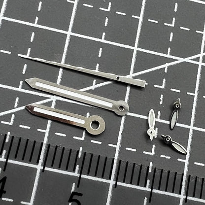 2er Set Pfeilförmige Leuchtzeiger Grün mit Silberrand für VD53 VD54 VD57