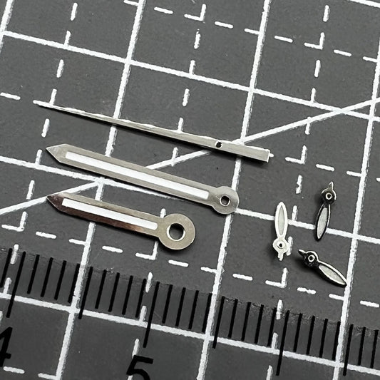 2er Set Pfeilförmige Leuchtzeiger Grün mit Silberrand für VD53 VD54 VD57