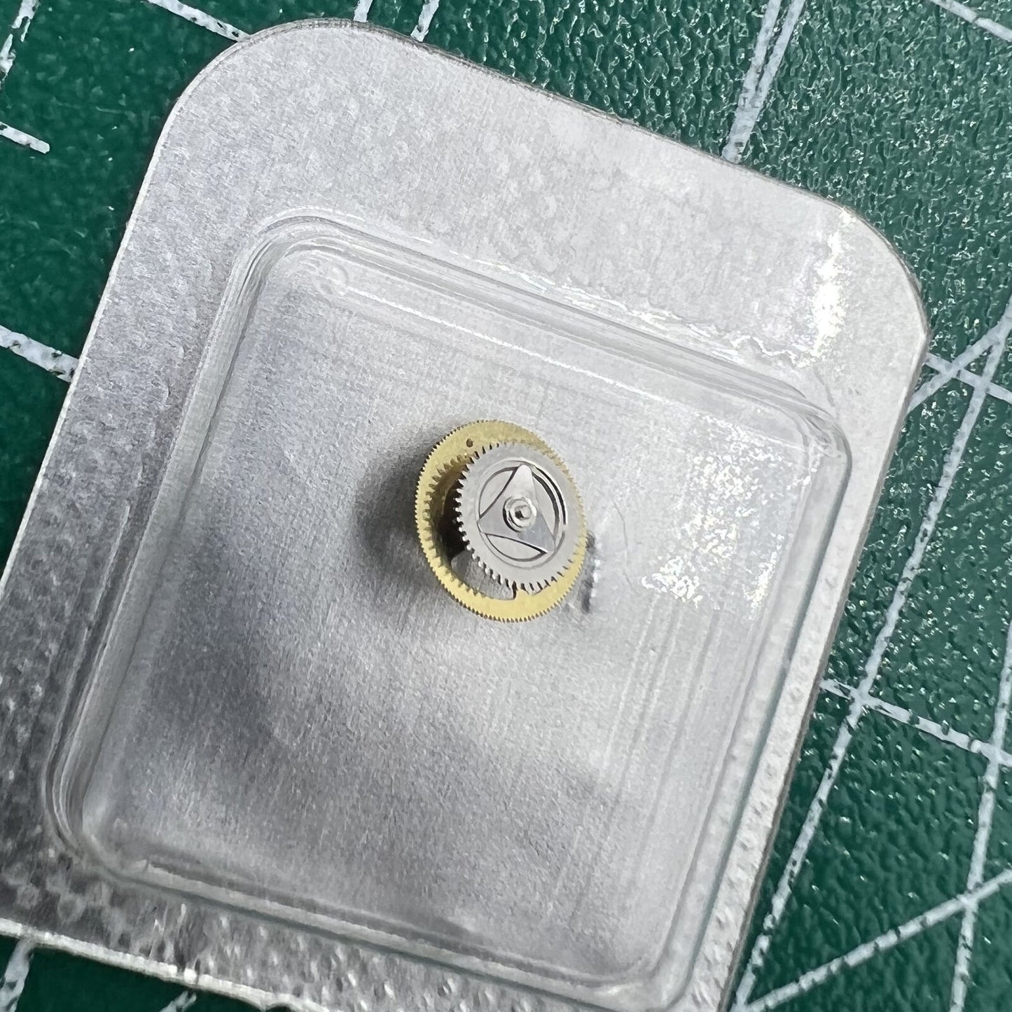 Wholesale Ref.8600 hour counting wheel spare parts for ETA 7750 watch movement precision.
