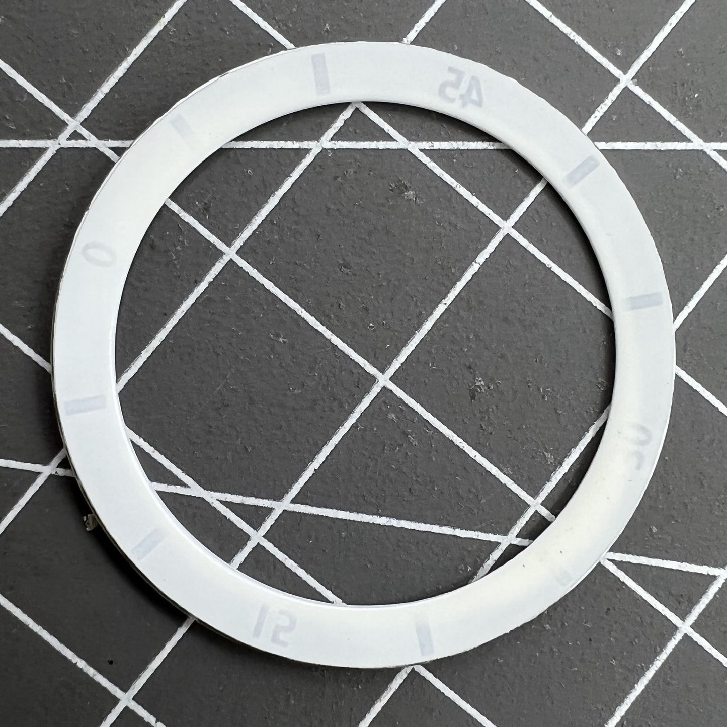 Weiße 31/36 mm Ziffern-Uhrenlünette aus Keramik für Herren- und Damenuhren 