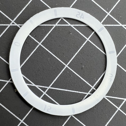 Weiße 31/36 mm Ziffern-Uhrenlünette aus Keramik für Herren- und Damenuhren 