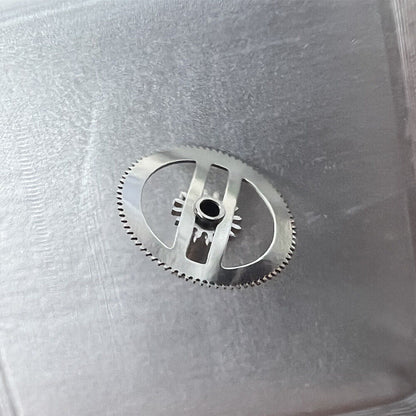 Cannon pinion with driving wheel for ETA2824/2836 movement, compatible watch repair part.