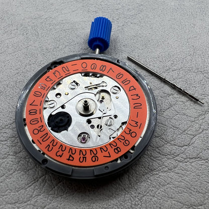 Seiko NH35 Automatik-Uhr mit orangenem Datumsfenster und Vintage-Design, 24 Steine Uhrwerk.