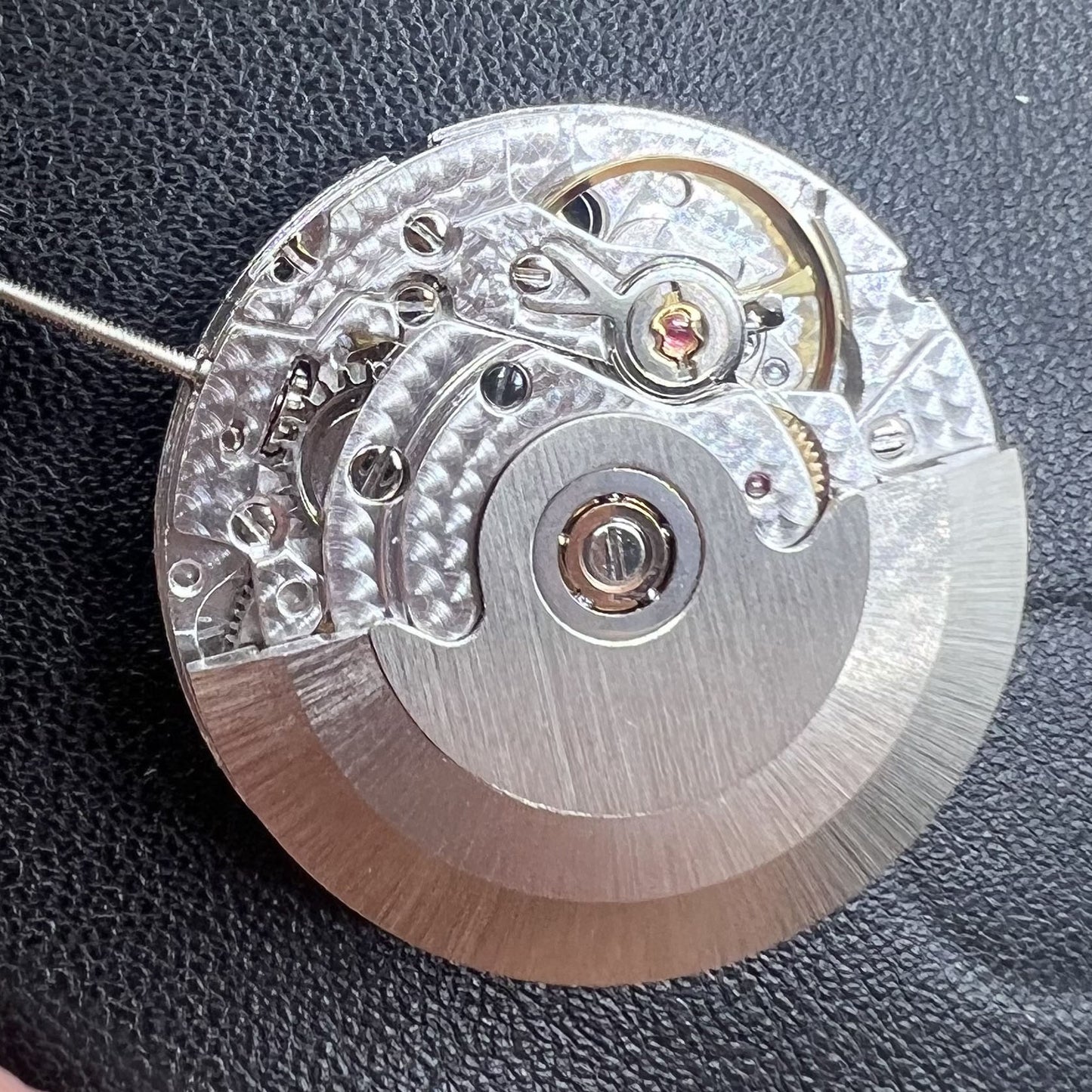 Dandong 2824 Automatikmechanik mit Mondphasenanzeige bei 6 Uhr