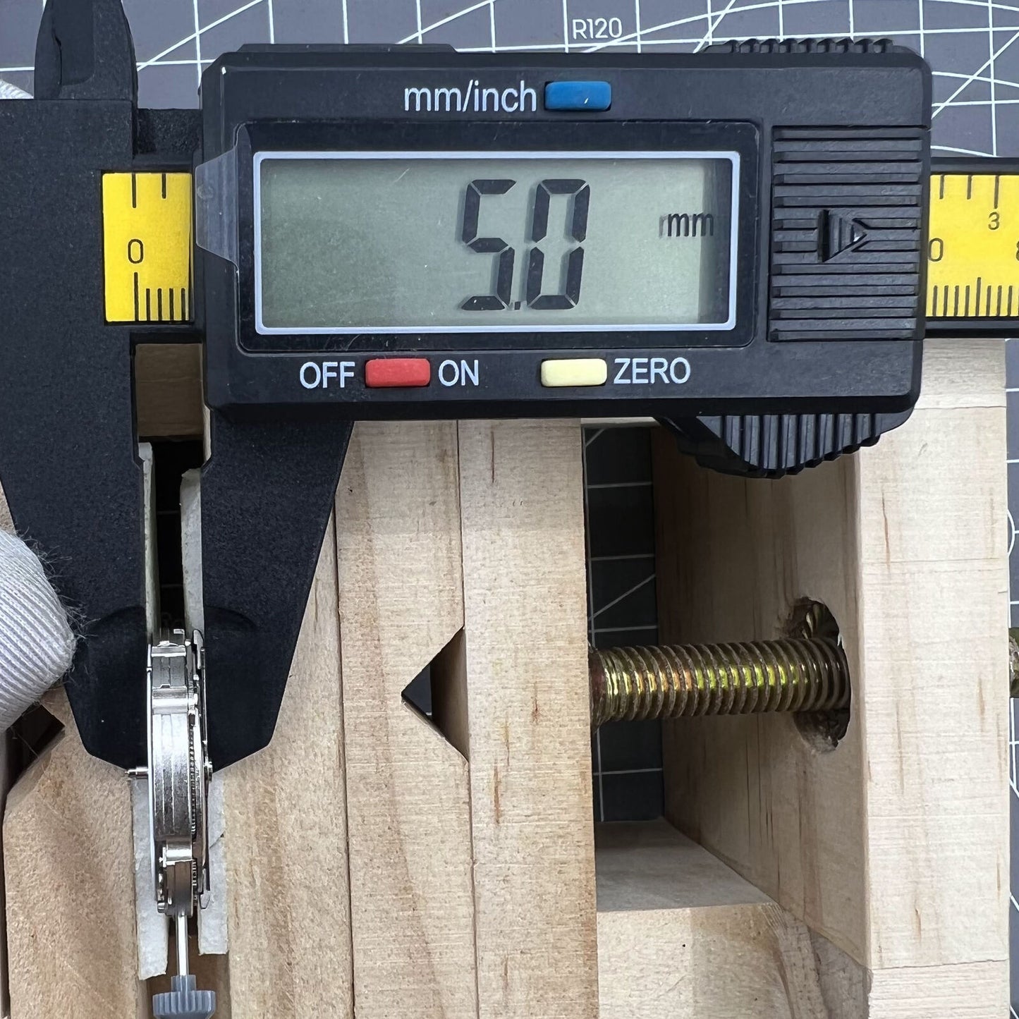 Miyota 8217 automatic watch movement with small second at 9, Japan precision mechanism for accessories.