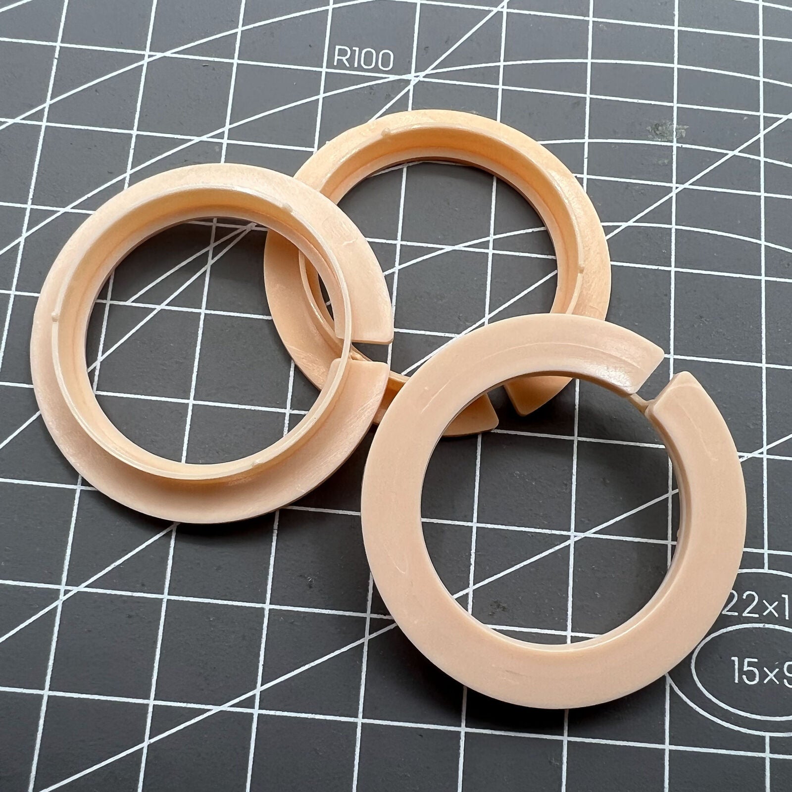 Watch case mount spacer ring for ETA2824-2 movement, precise fit and durable design.