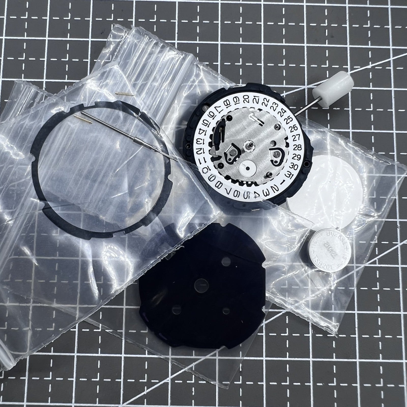 Japan Seiko Quartzwerk V172A watch accessory with precise movement for reliable timekeeping