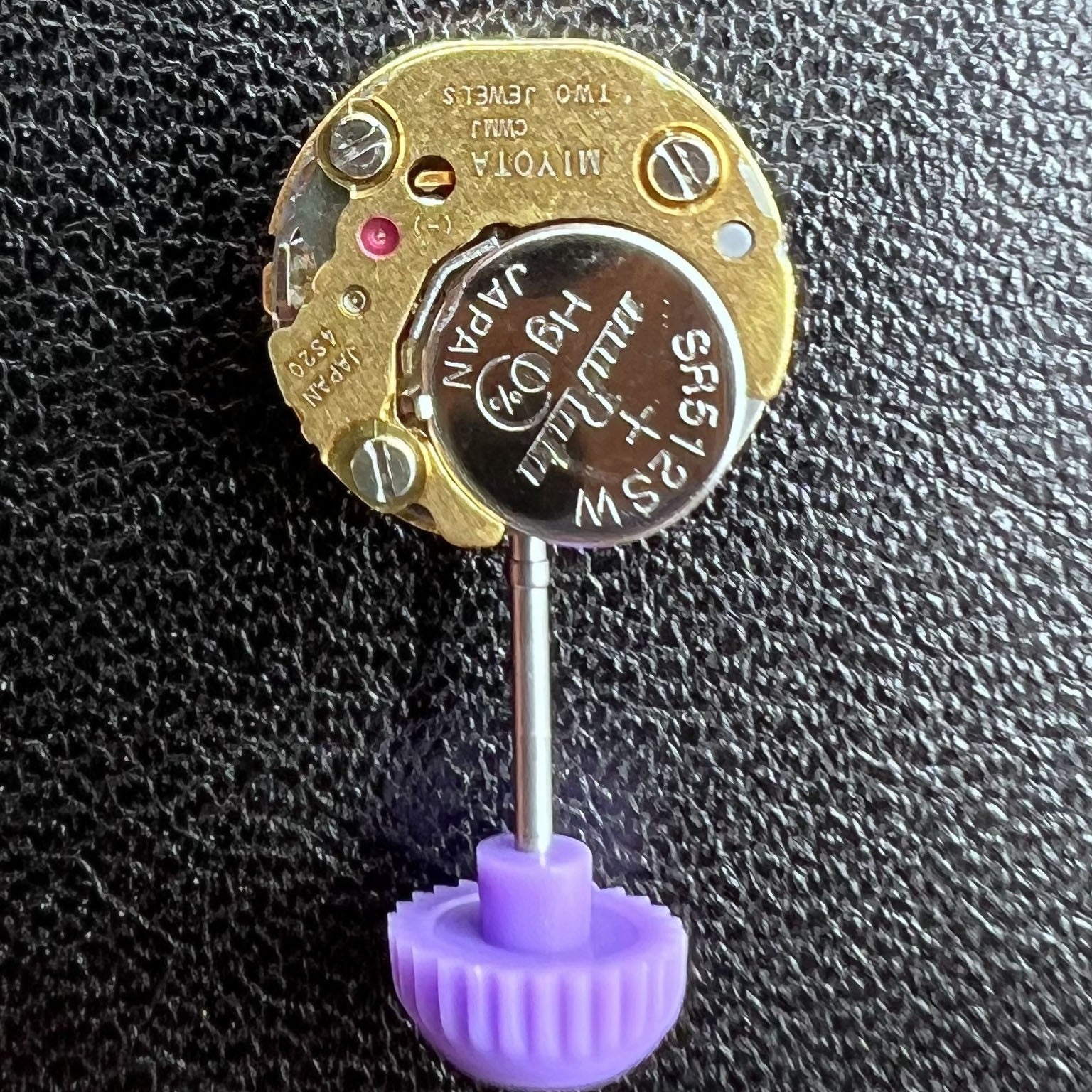 Miyota 4S20 Quarzuhrwerk aus Japan, pr�zises Uhrwerk f�r langlebige Zeitmesser.