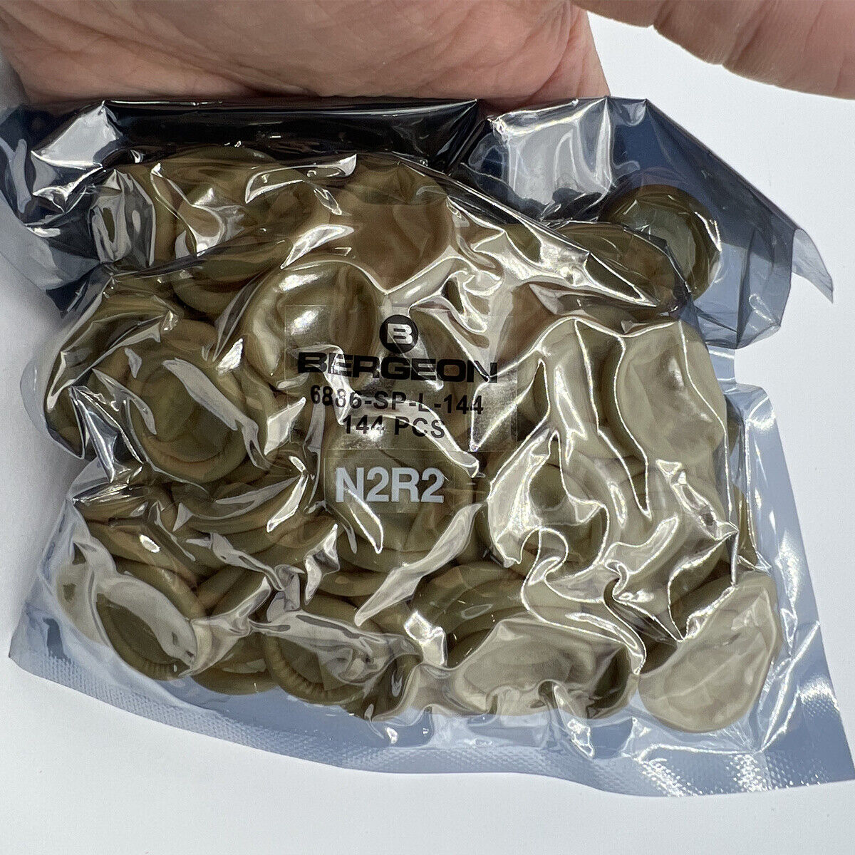 Bergeon rubber finger protection thimbles, pack of 144, ideal for watchmaking and delicate assembly.