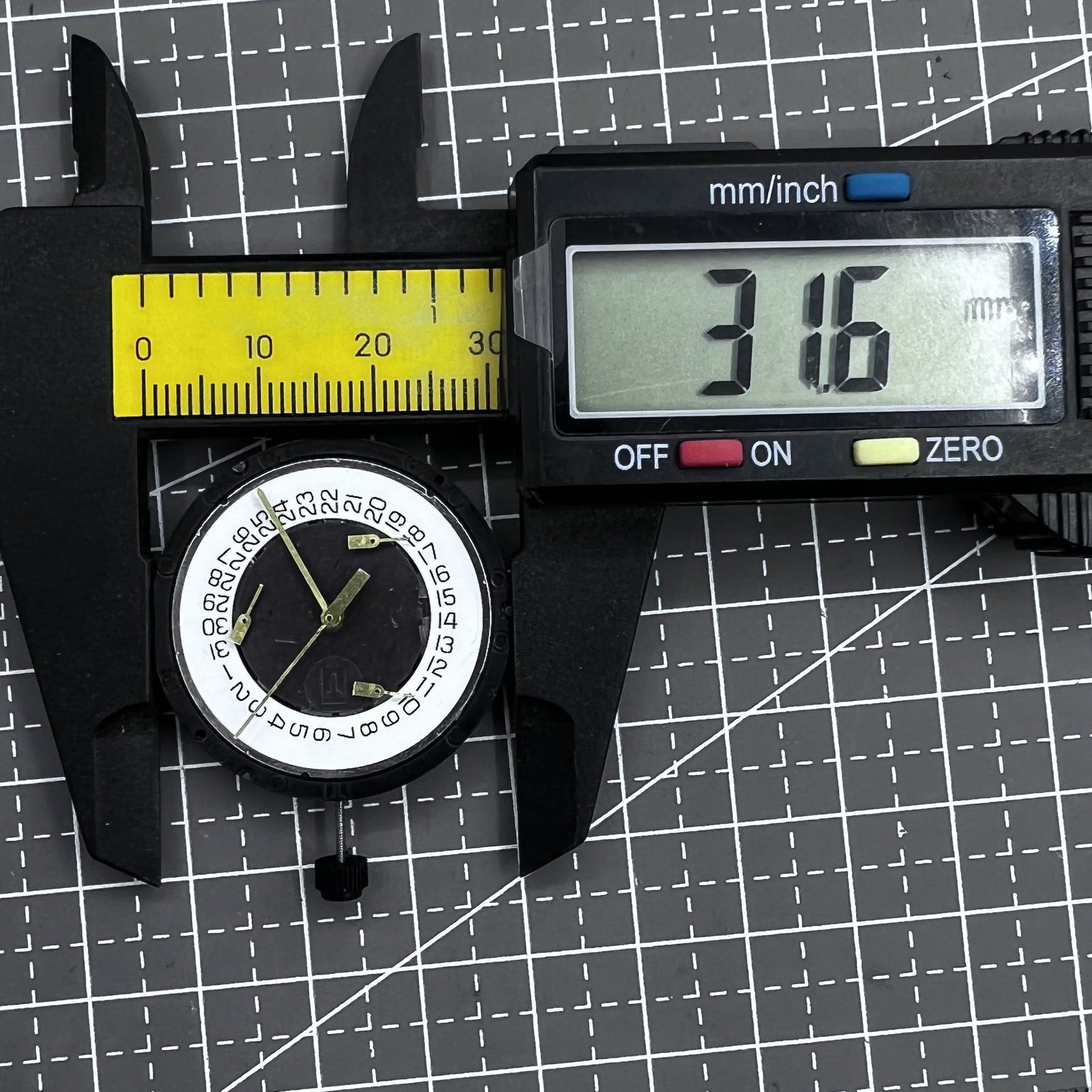 Quarzuhrwerk ETA G10.711 mit 6 Zeigern und Datum bei 4 Uhr, Ersatz f�r G10.712 Uhrwerk.