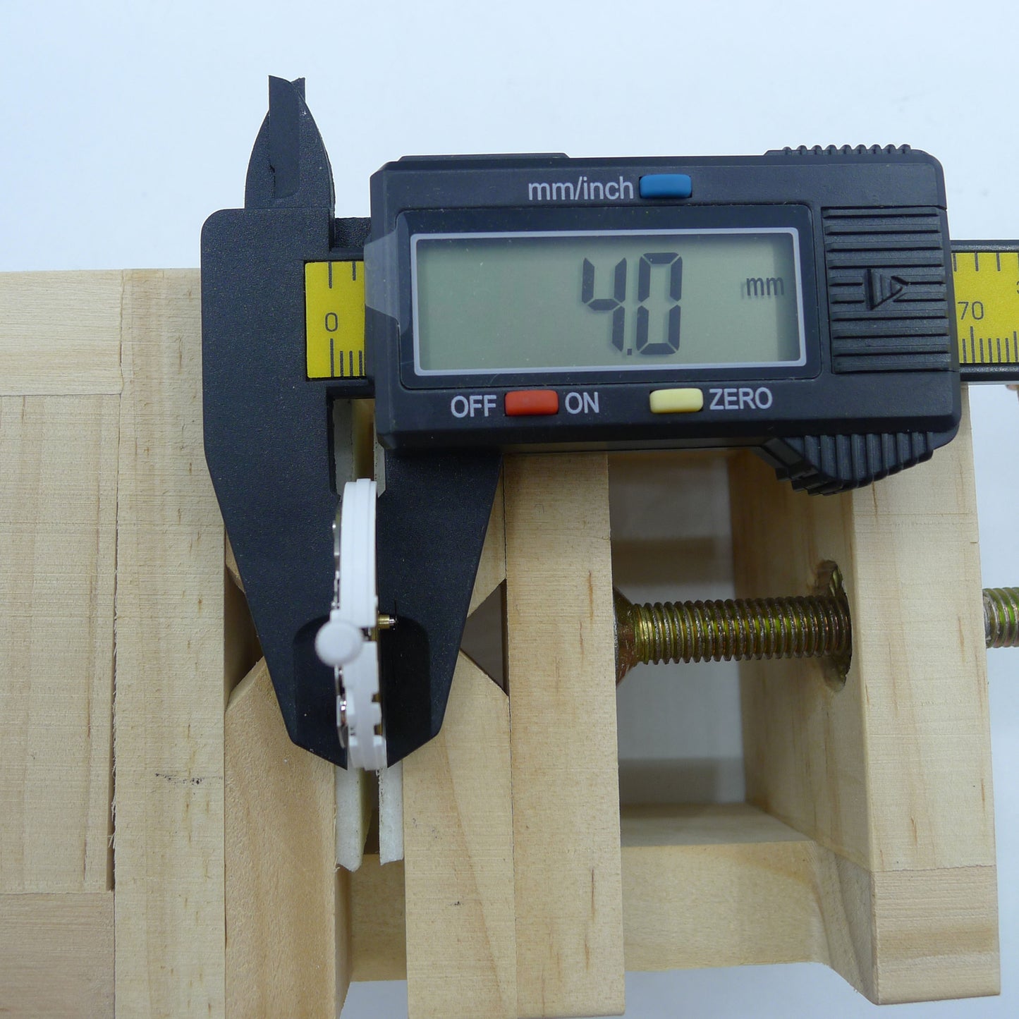 Mouvement à quartz ISA 1198 Jour Date Cadran doré Date à 3 heures Remplacement 