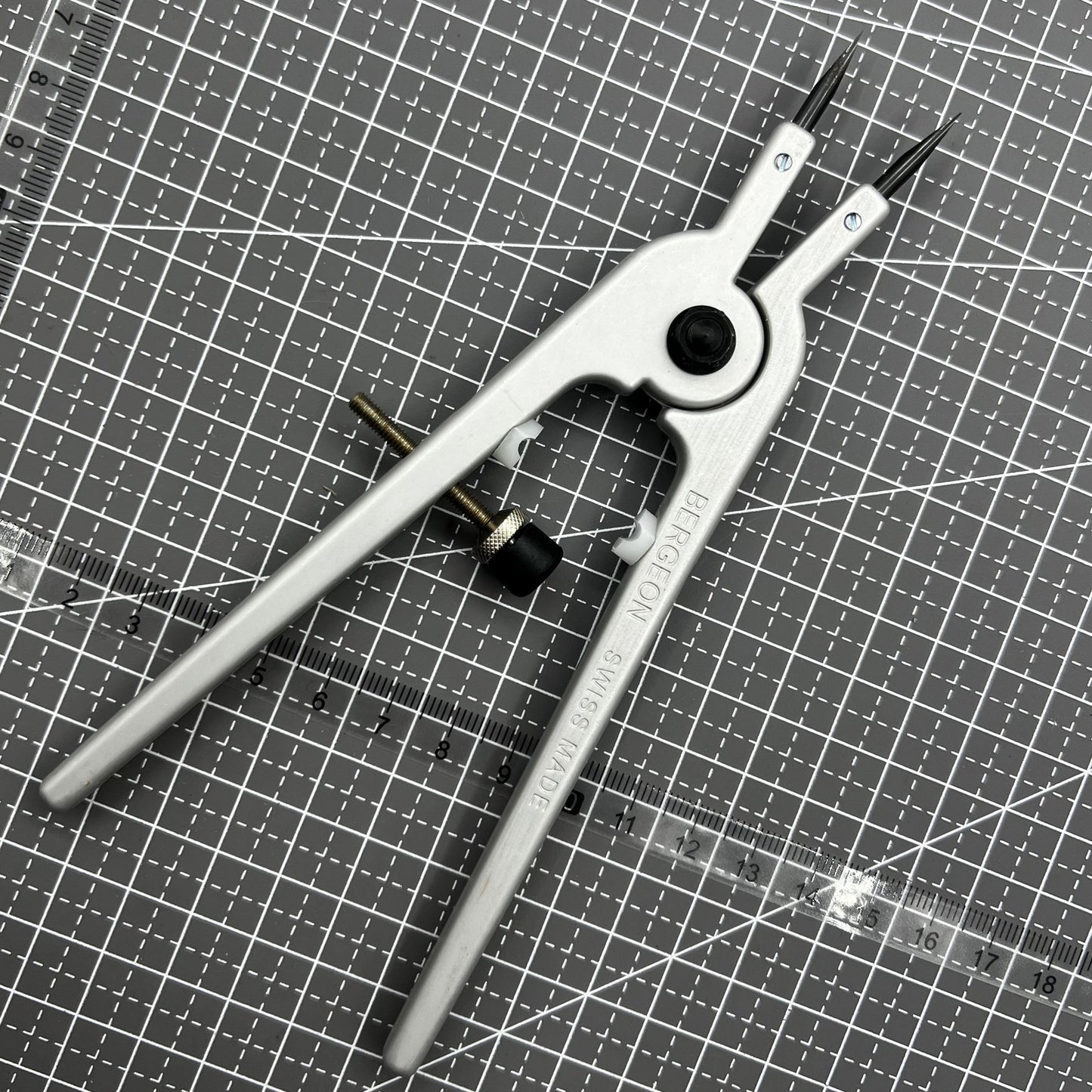 Bergeon Swiss Uhr Federschlitz Zangenwerkzeug Modell 6618