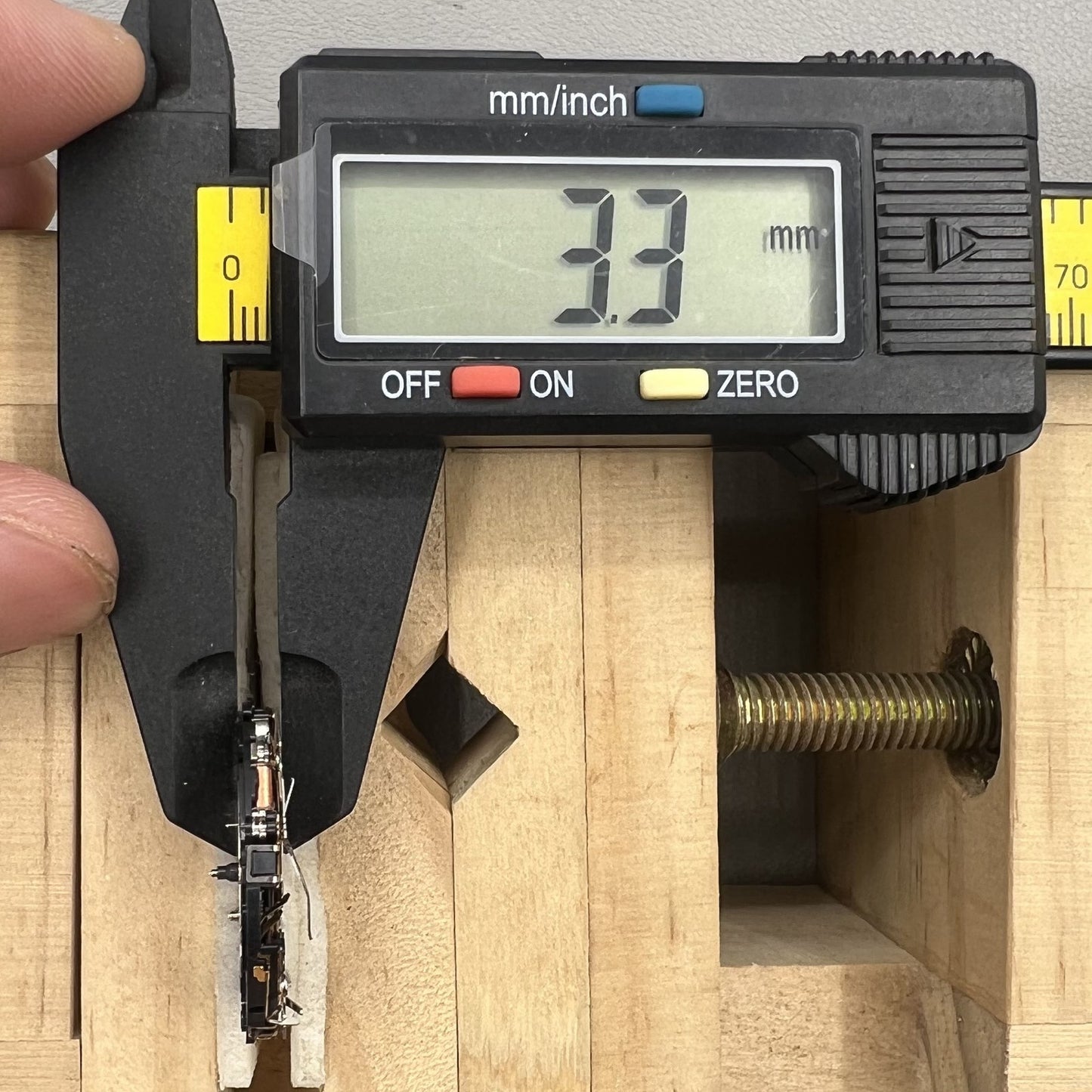 Seiko 7T86A quartz watch movement replacement part, precision Japanese craftsmanship for repairs.
