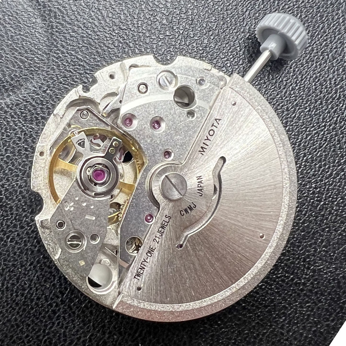 Miyota/Citizen 8215 automatic watch movement featuring white dial, date at 6 o'clock, perfect for custom watch accessories.