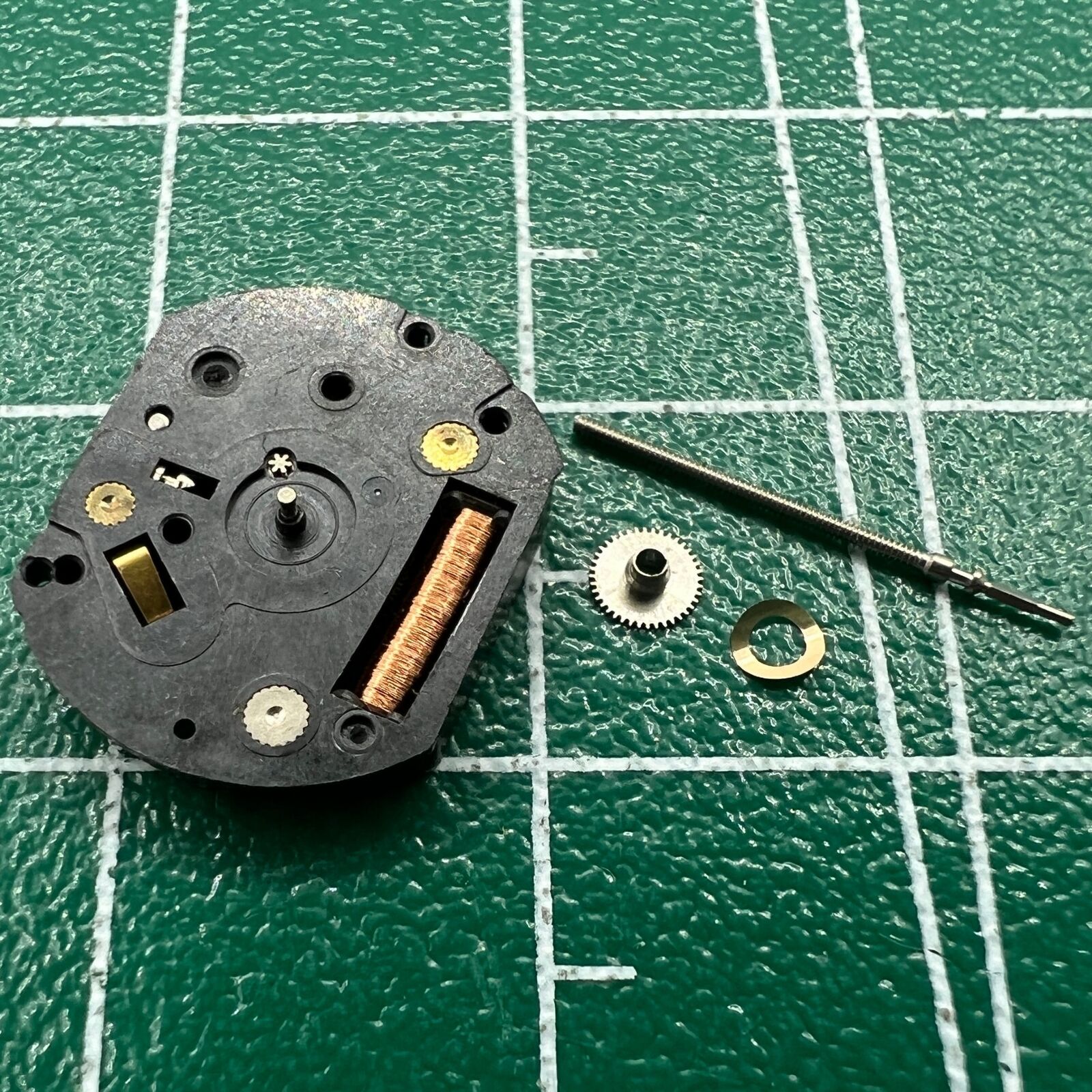 Wholesale Hattori Epson TMI YL60A Japanese quartz watch movement for precise timekeeping.