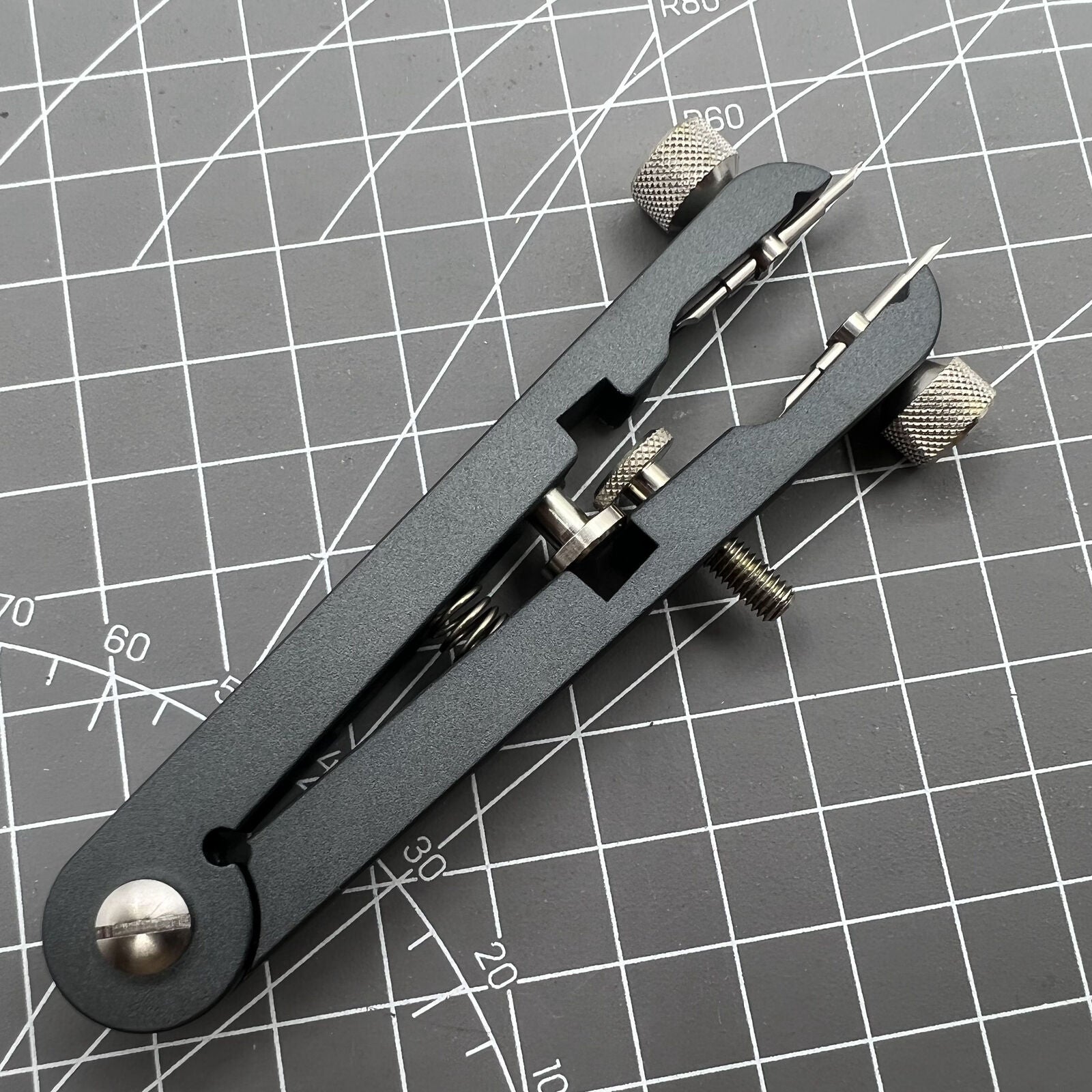 Bergeon 6825-PF spring bar pliers with ergonomic grip for precise watch bracelet removal, Swiss Made quality tool.