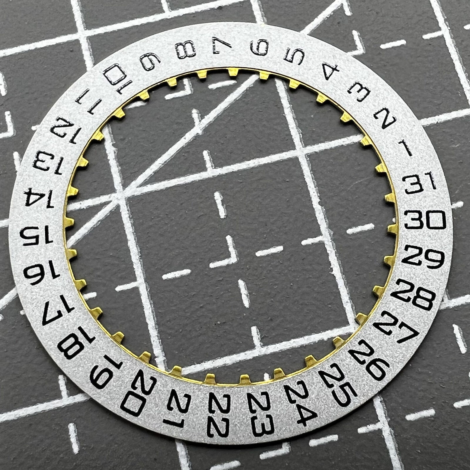 Men?s silver date disk wheel by ETA, compatible with ETA2892 and ETA2824 movements for precise watch repair.