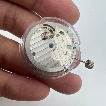 Seagull T16 automatic watch accessory with date display at 6 o'clock, model 8205 2813.