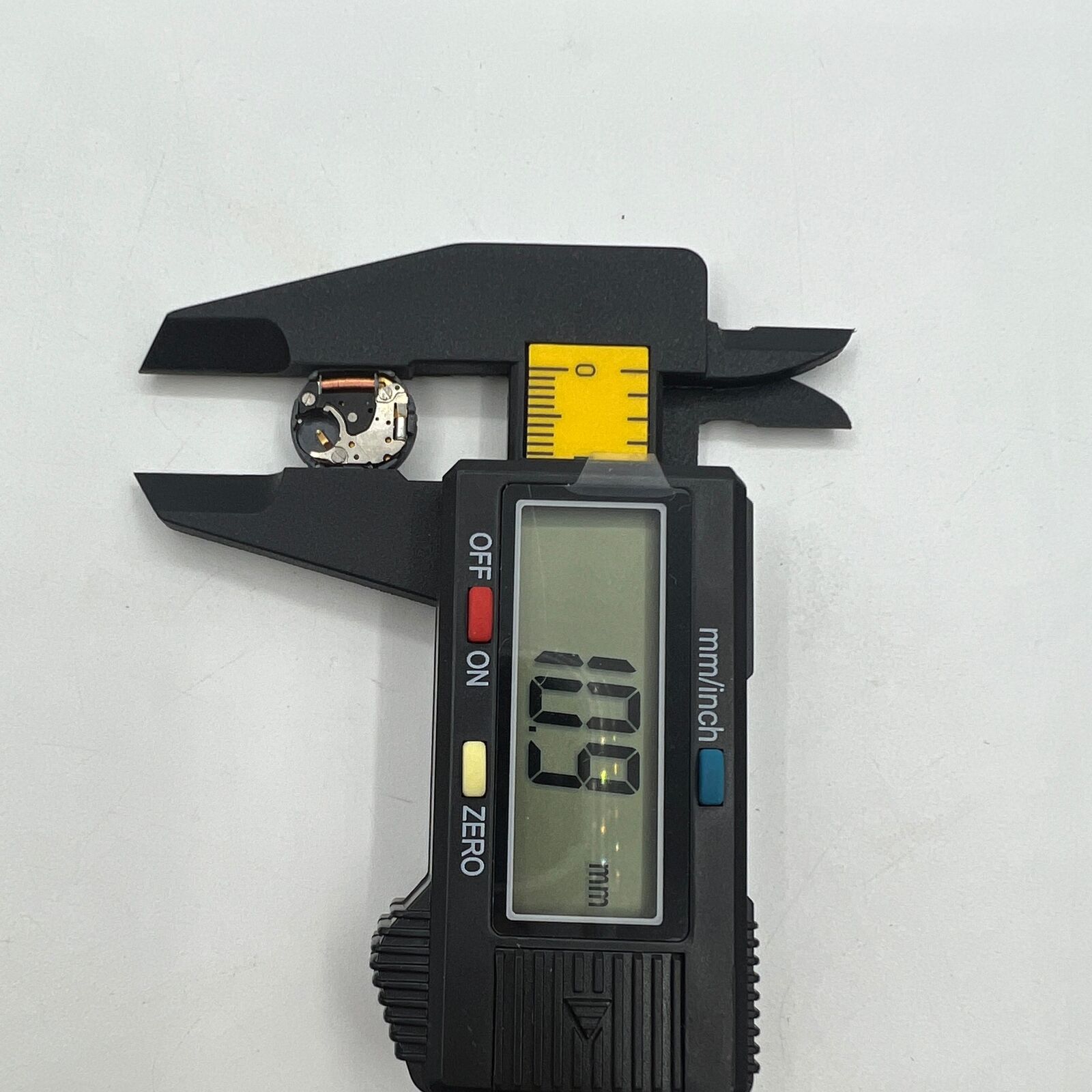 Hattori Epson TMI YL60A quartz watch movement by Hattori Epson for accurate timekeeping in watch accessories.