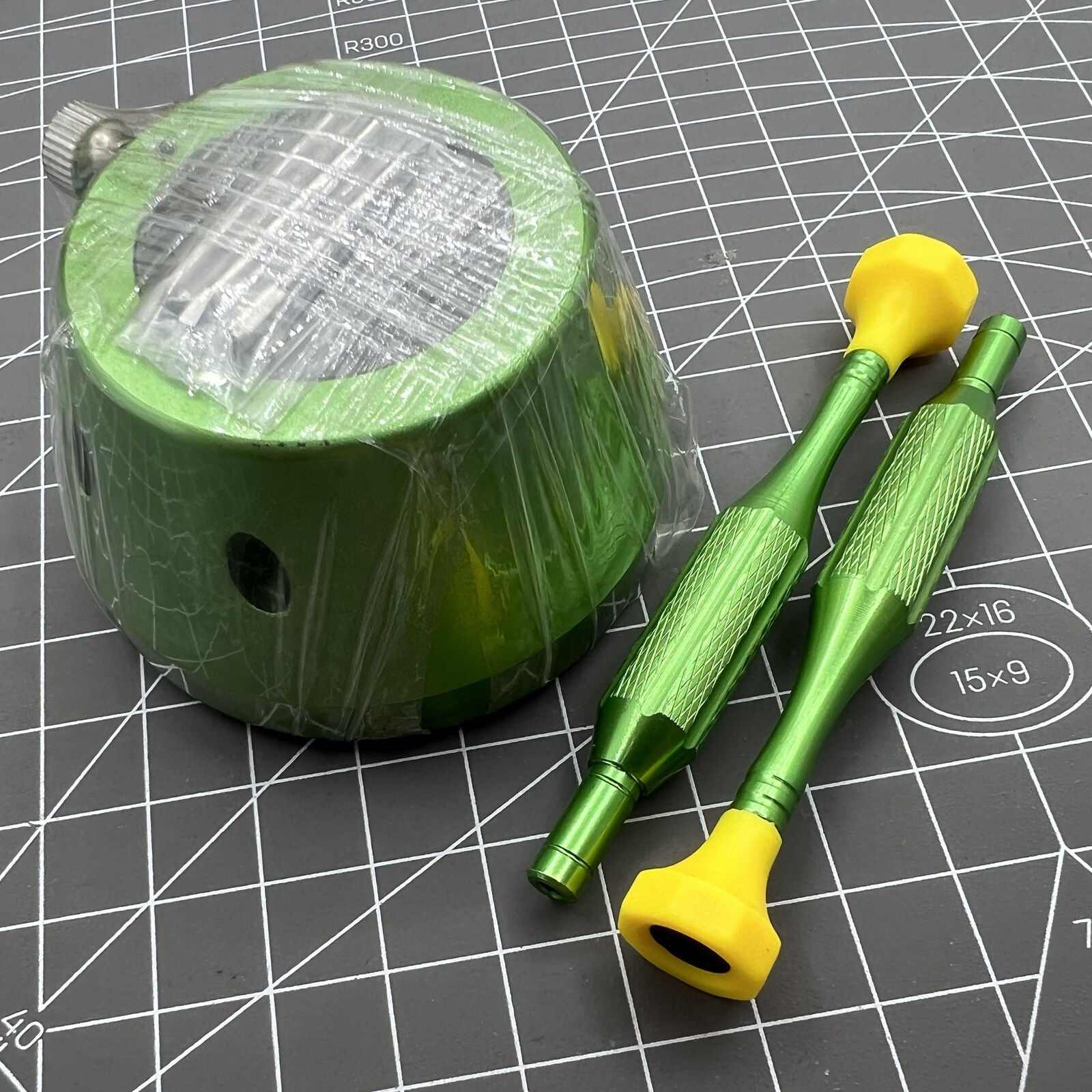 Watch screw removal tool for bracelets and strap bands by 6730, perfect for watchmakers and repair tasks.