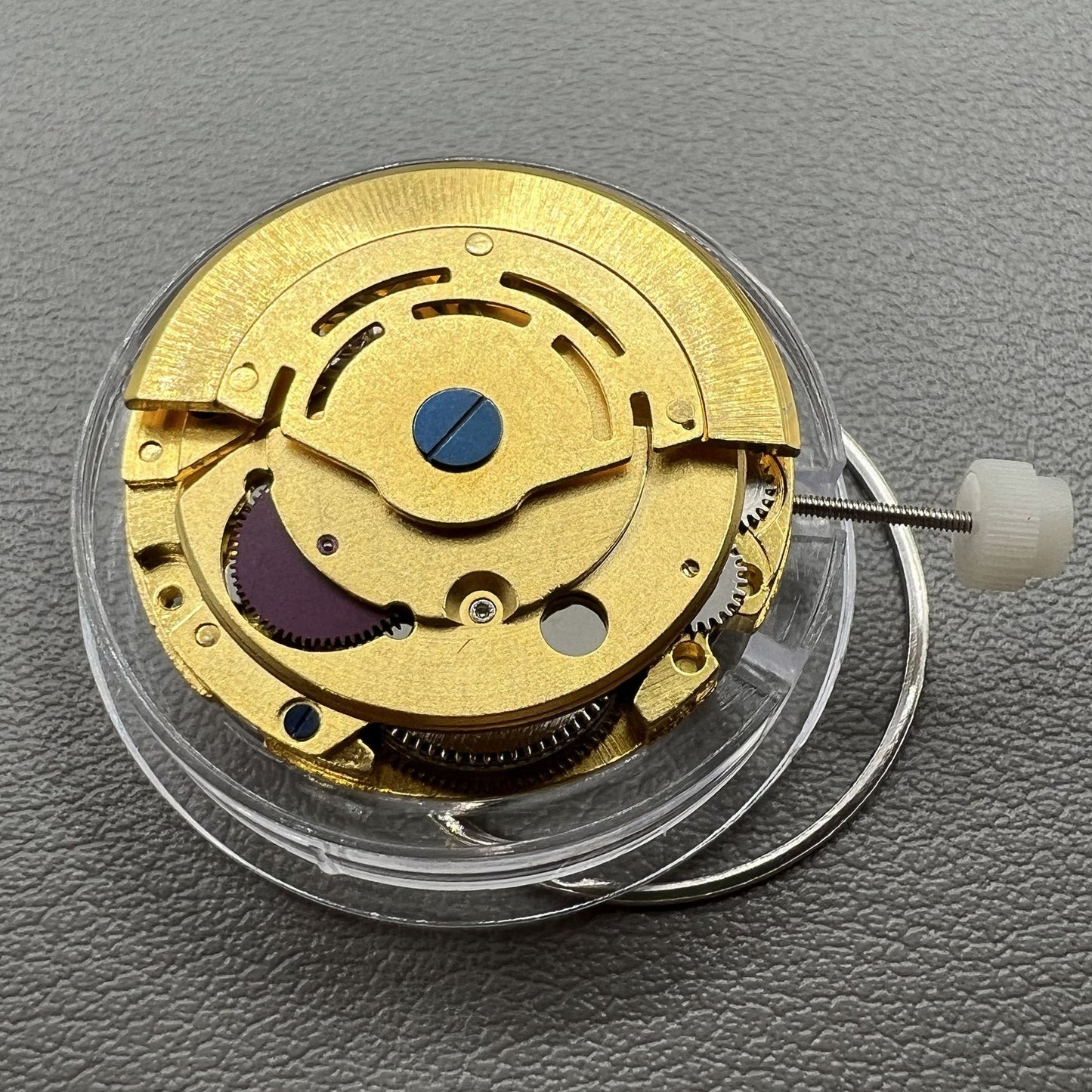 Mingzhu Golden 8205 mechanical watch movement with single calendar for precise timekeeping and repair.