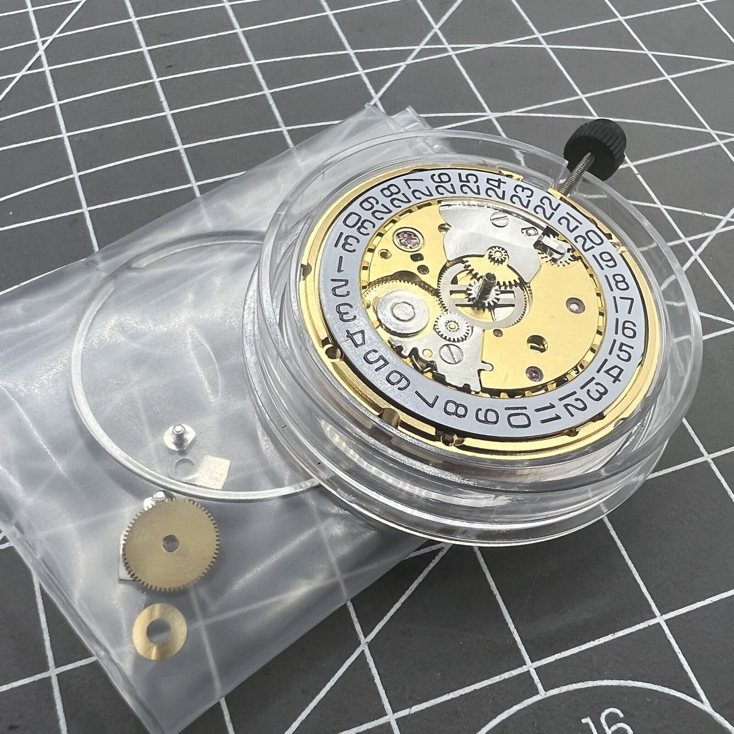 Golden PT5000 automatic watch movement, precise mechanical timekeeping, ETA2824/SW200 replacement.