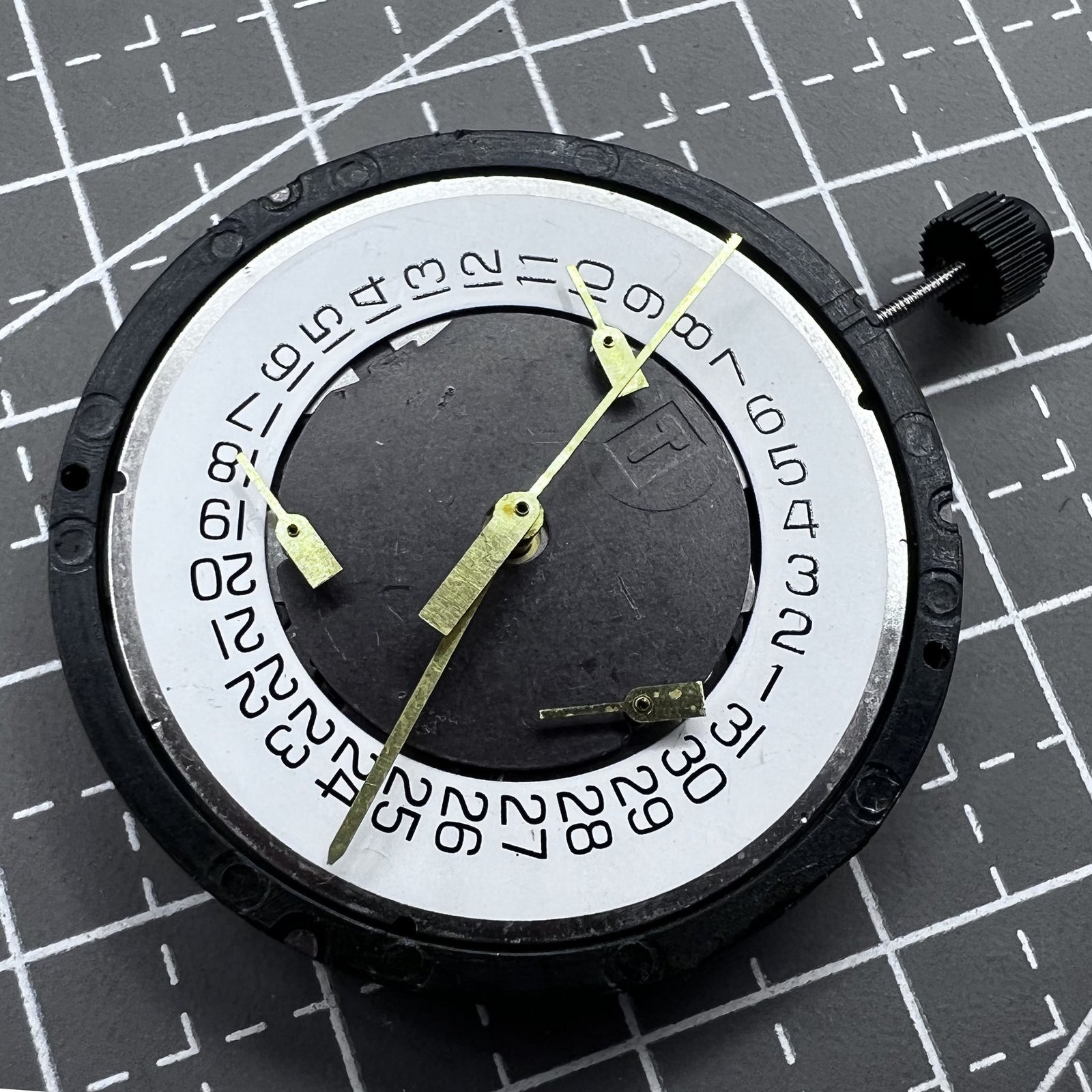 Quarzuhrwerk ETA G10.711 mit 6 Zeigern und Datum bei 4 Uhr, Ersatz f�r G10.712 Uhrwerk.