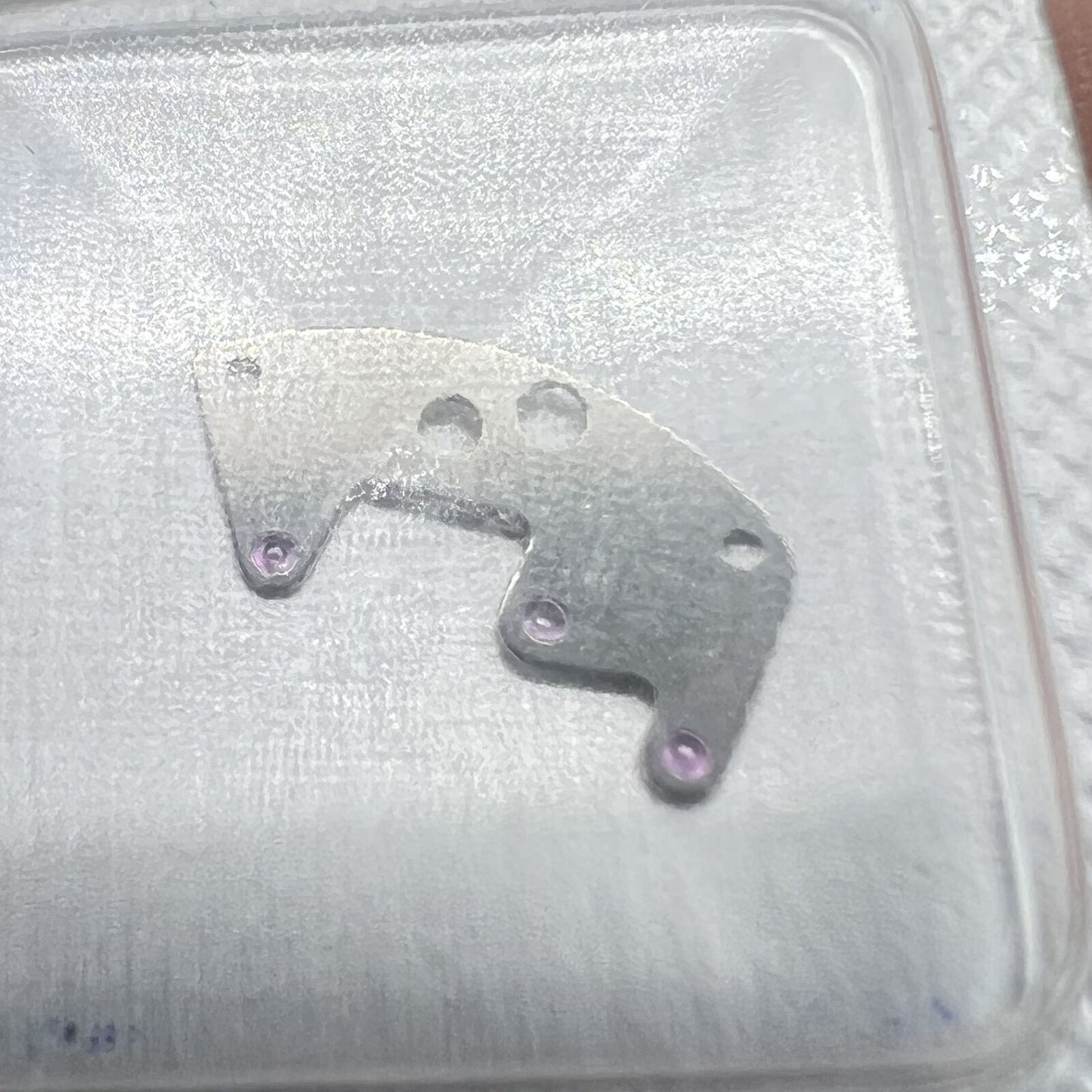 Automatic device lower bridge for SW200 watch movement by Ref.1141, precise spare part replacement.