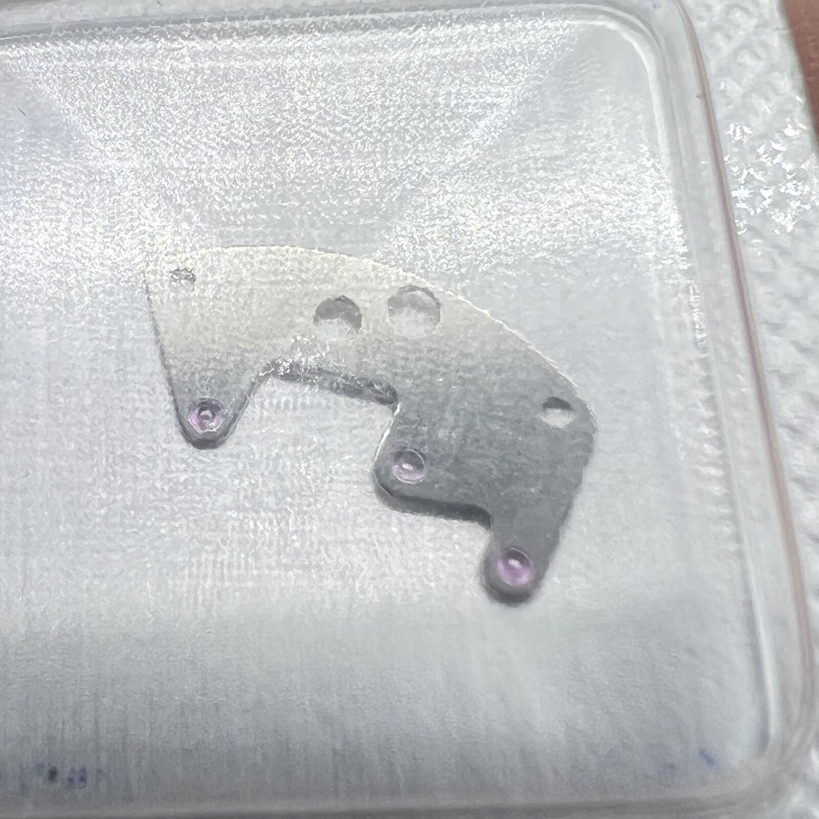 Automatic device lower bridge for SW200 watch movement by Ref.1141, precise spare part replacement.