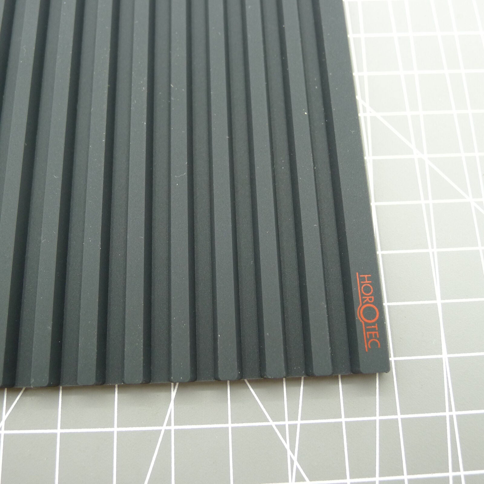 Swiss Horotec black silicone non-slip watch band with 19 grooves for secure and comfortable fit.