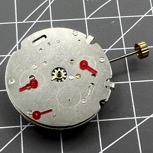 26.5mm Dandong 7120 automatic watch movement with multifunction features for precise timekeeping.