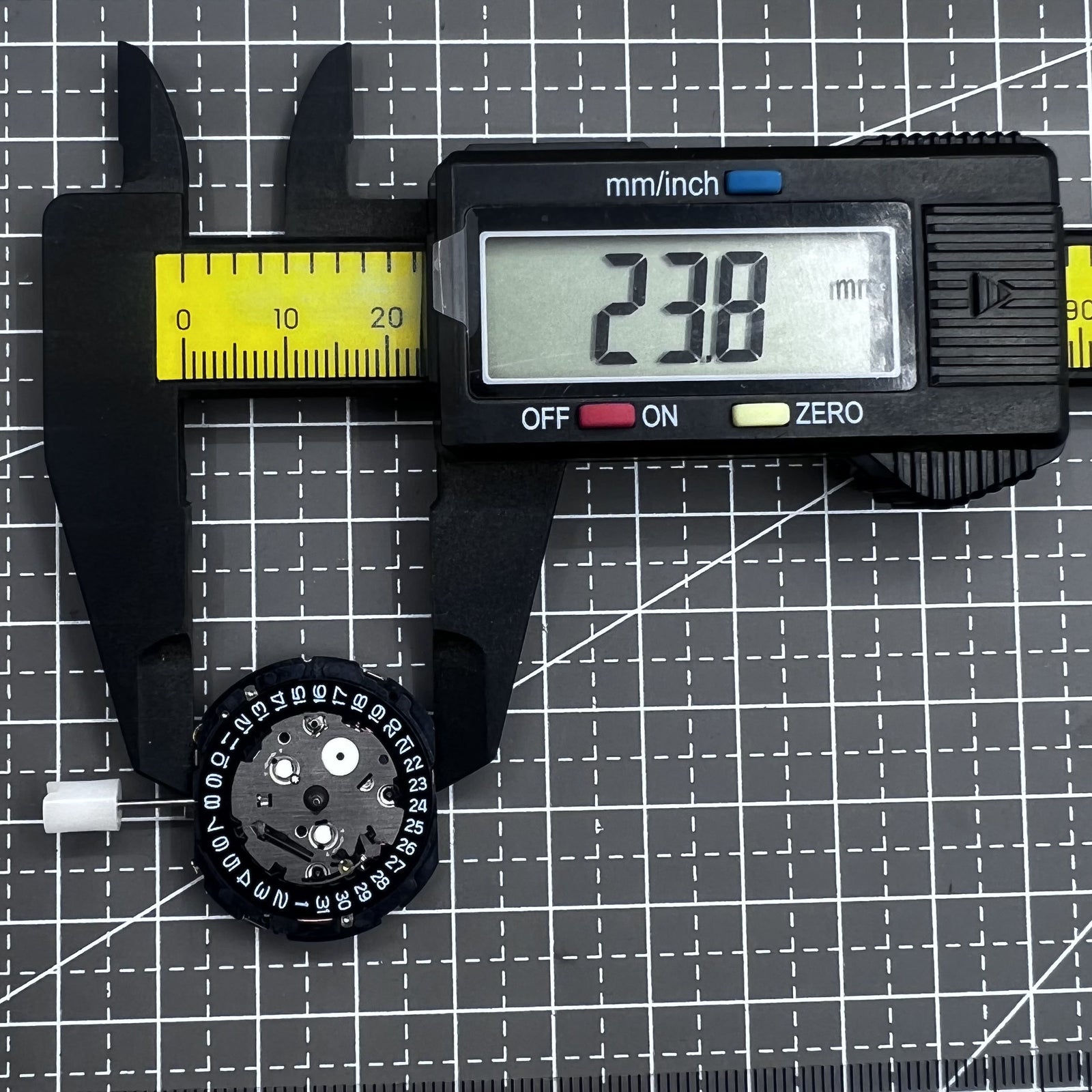 Seiko Quartz 7T92A watch movement, high-precision Japanese craftsmanship for reliable timekeeping.