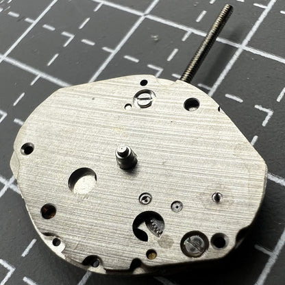 Mouvement à quartz Seiko V253A à 2 aiguilles avec trotteuse secondaire, ancien stock