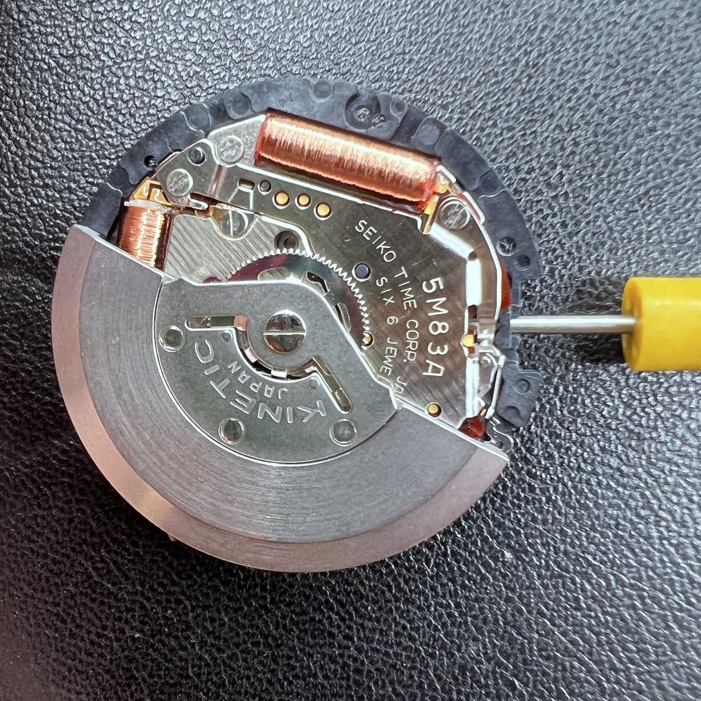 Ersatzquarzwerk Seiko 5M83A aus Japan