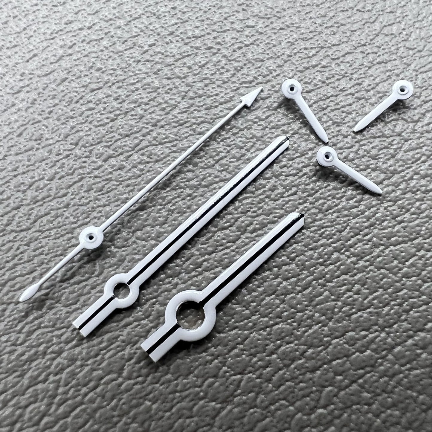 2 Sets Schwarze Weiß lackierte Uhrenzeiger mit Grünlicht für VK63 Uhrwerk