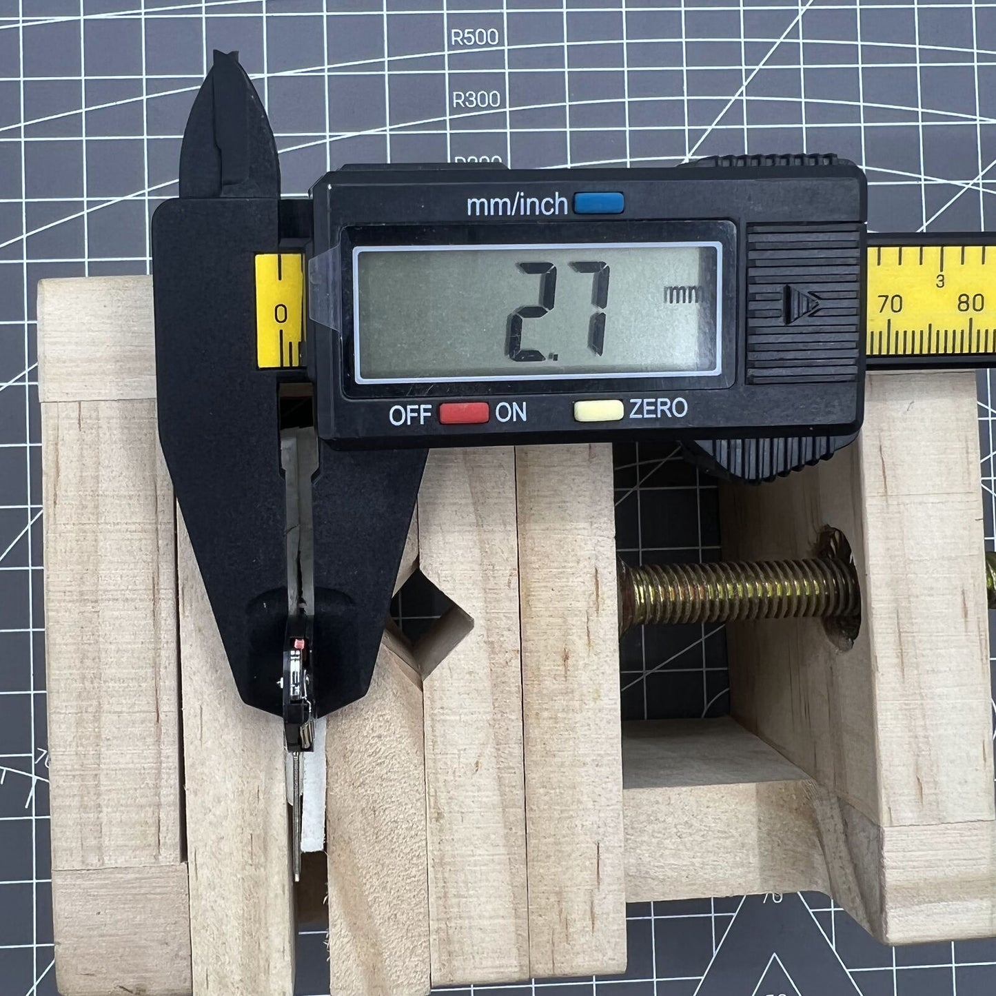 ETA 802.102 watch quartz with three-hand Swiss movement by ETA, featuring precise and reliable timekeeping.