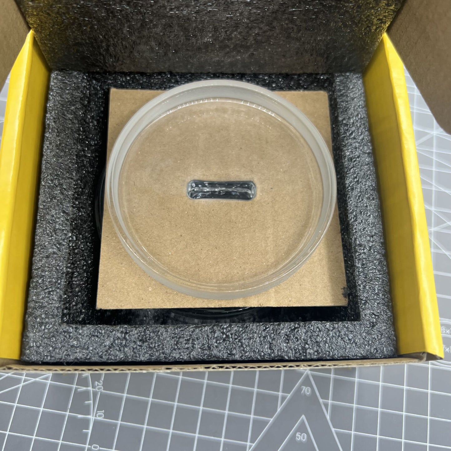 Oil benzine cup 70/80x35mm with anti-leak cover for precise watch repair tools.