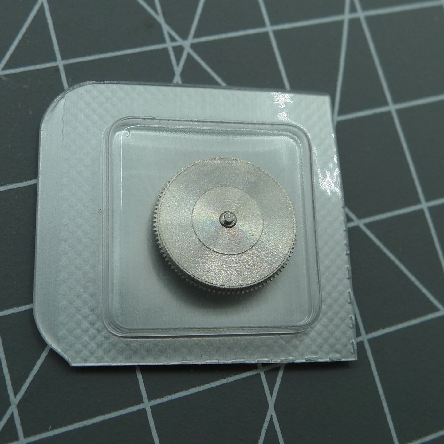 Complete barrel with mainspring for Miyota 9015 movement, precision generic fit watch part.