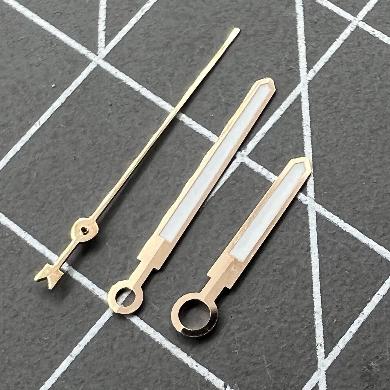 Men's rose watch with golden trim, green luminous hands, compatible with Asian 8215/2813/8205 movements.