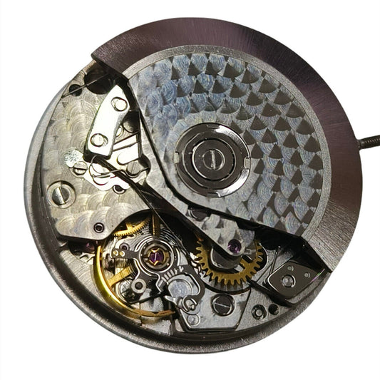 China Made 7750 mechanical watch movement with big date at 12 and small second at 3, precision watch part.