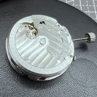Seagull ST16 mechanische Herrenuhr mit schwarzem Zifferblatt, Datum bei 6 Uhr, 7 Zeigern und Kalenderfunktion.